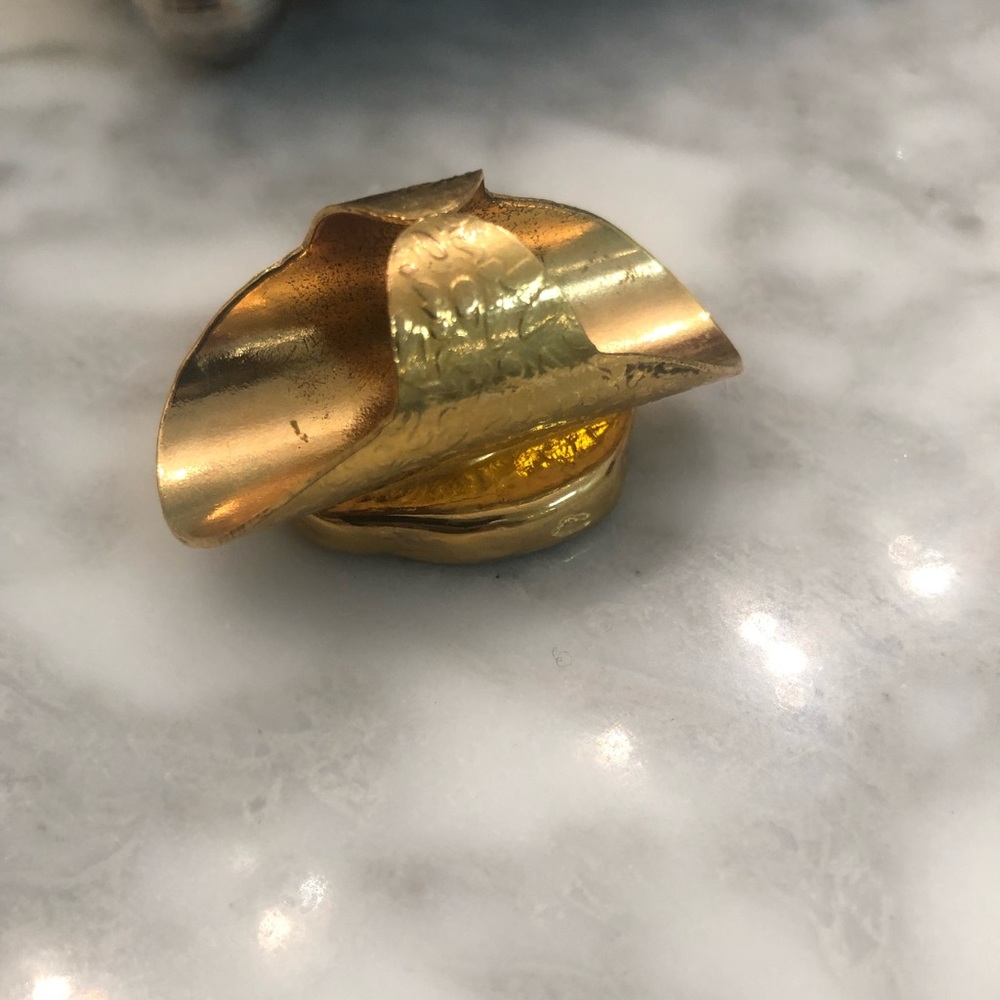 Ring - Picture 3 of 4